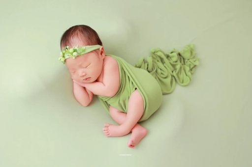 广州借卵试管代怀包男孩宝宝边吃边拉正常吗